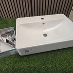 Wastafel met Hansgrohe mengkraan Sphinx, Talis